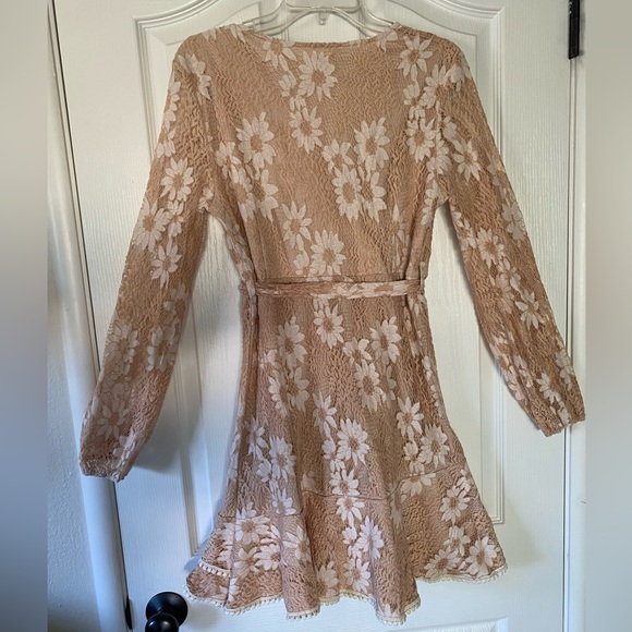 Lace Dress - Picture 4 of 6